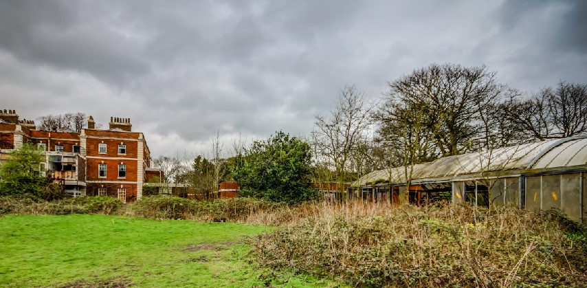 Google Street View "Zombie Manor House", Manchester, Bild 2, (c) Google